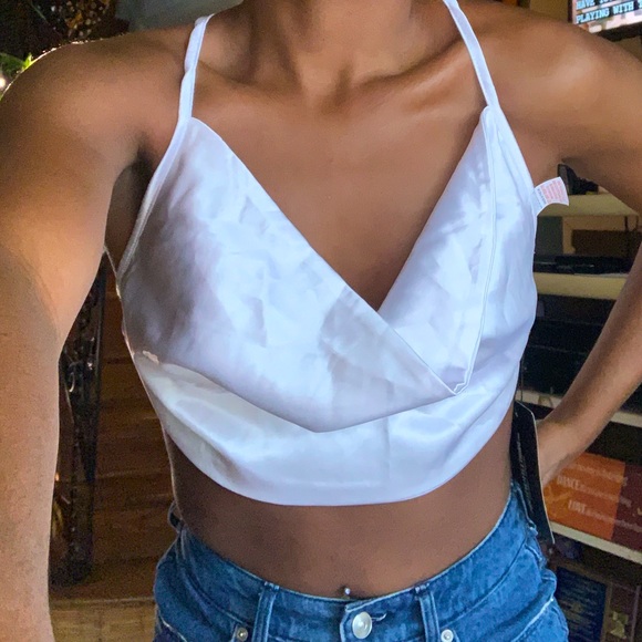 Satin crop top - Picture 2 of 3
